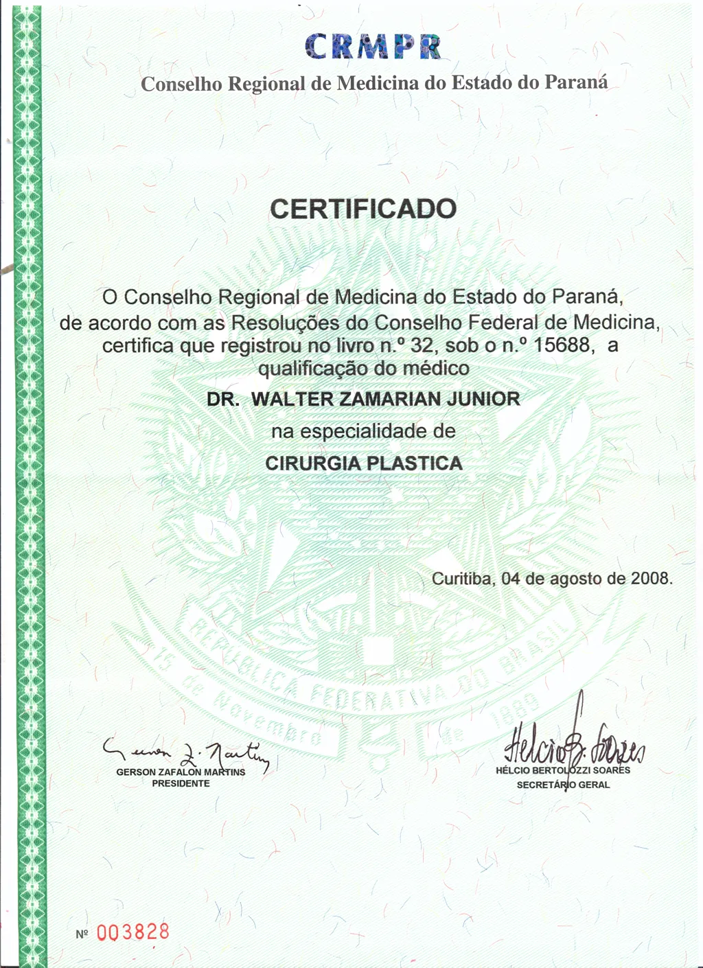Certificado do CRM-PR registrando a qualificação do Dr. Walter Zamarian Junior na especialidade Cirurgia Plástica, livro 32, número 15688, em 2008